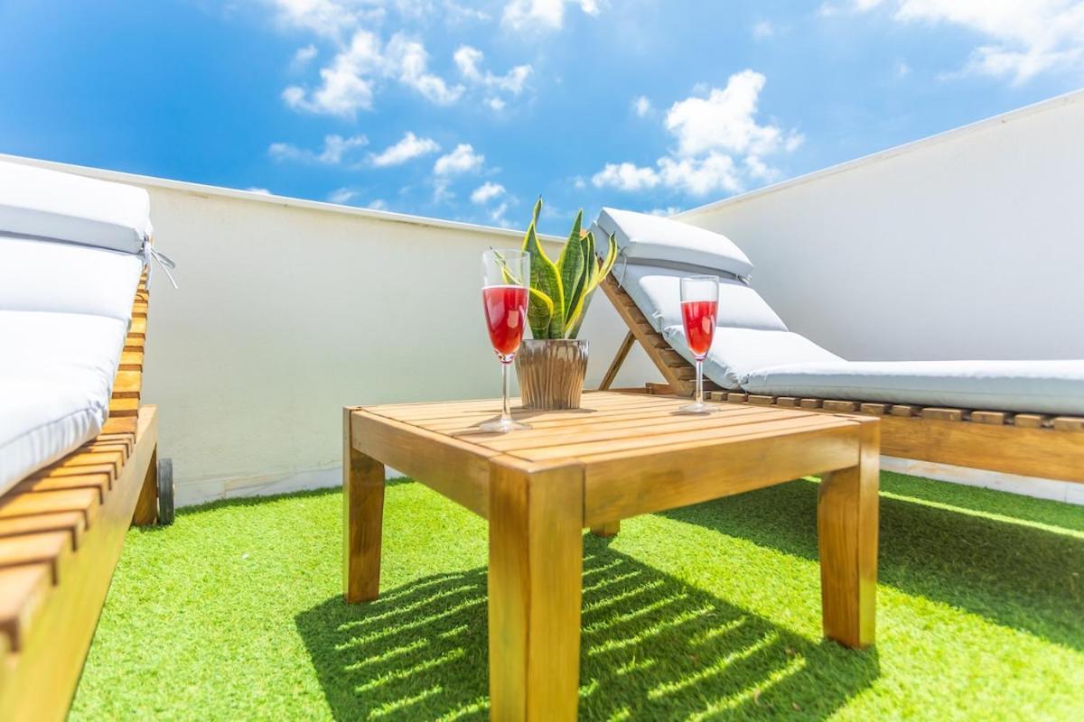Con Terraza, Piscina Y Parking *
