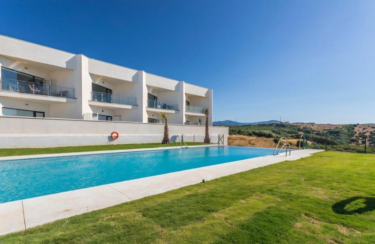 Con Terraza, Piscina Y Parking
