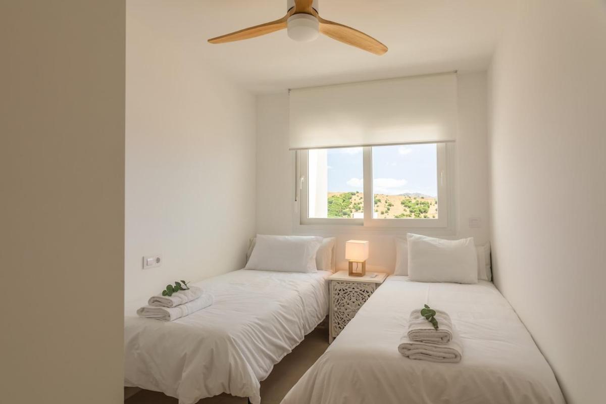 Con Terraza, Piscina Y Parking Apartment *