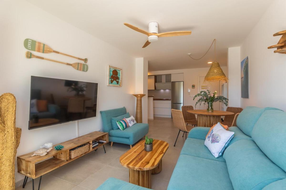 Con Terraza, Piscina Y Parking * Tarifa